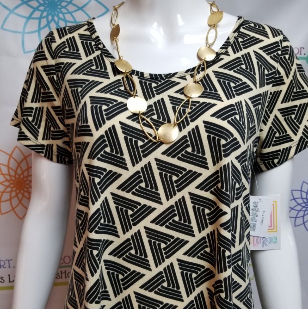 Lularoe classic tee